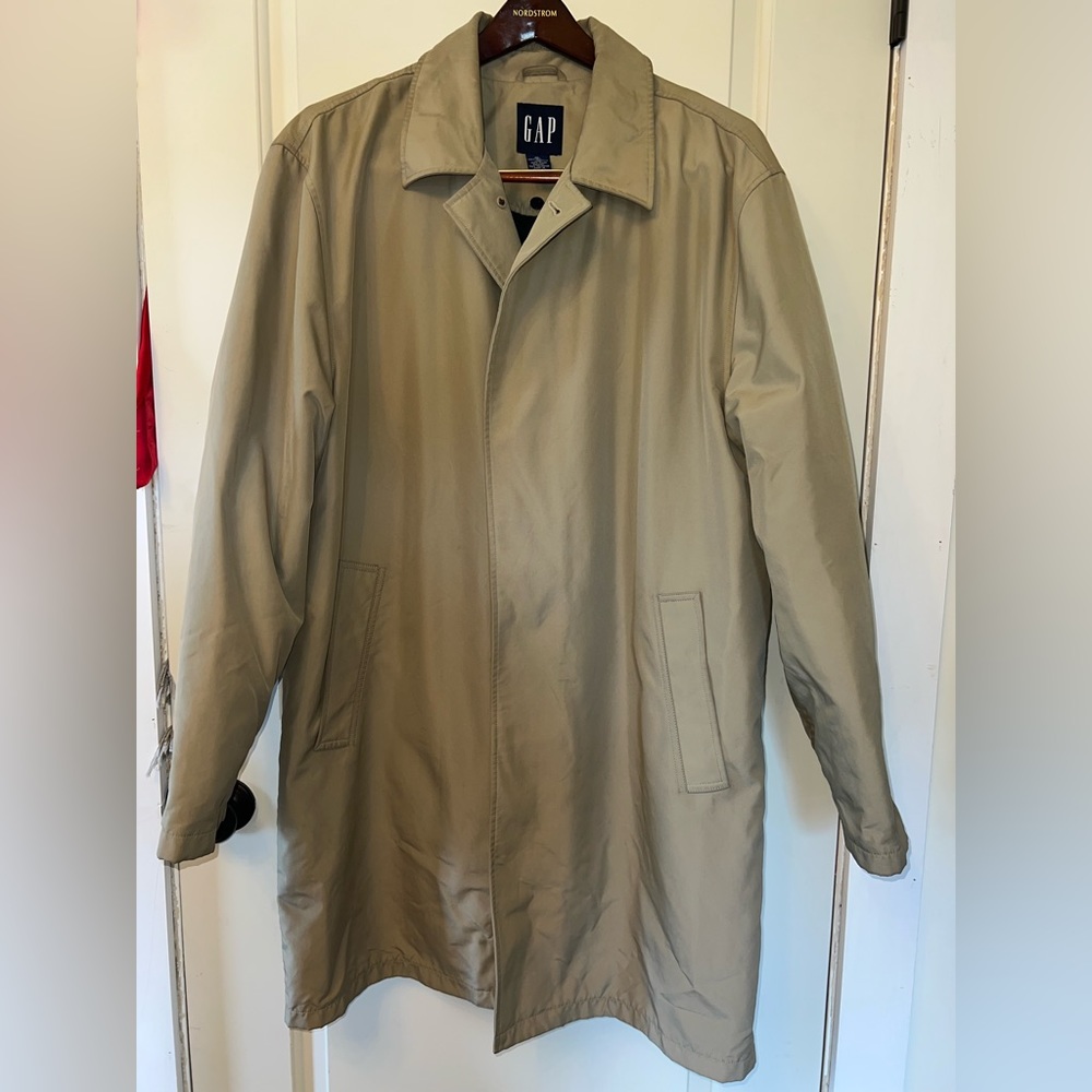 GAP Men's Tan Rain Coat W Removable Lining